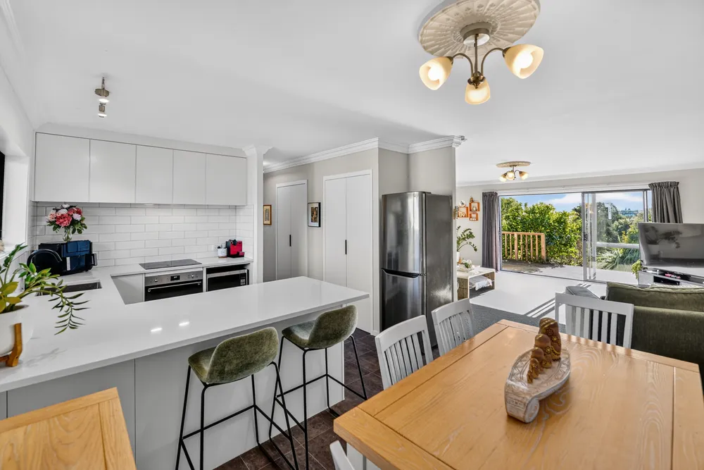 Photos of 52b Amanda Avenue