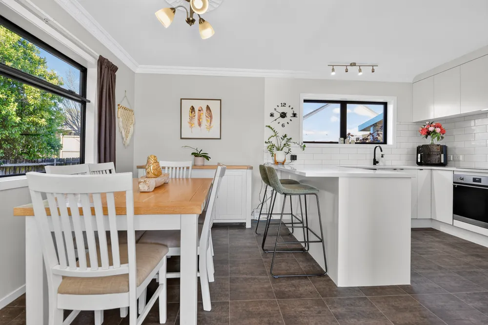Photos of 52b Amanda Avenue