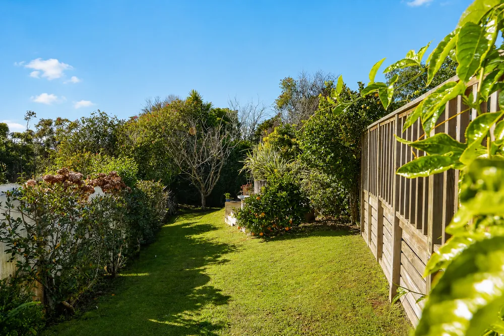 Photos of 52b Amanda Avenue