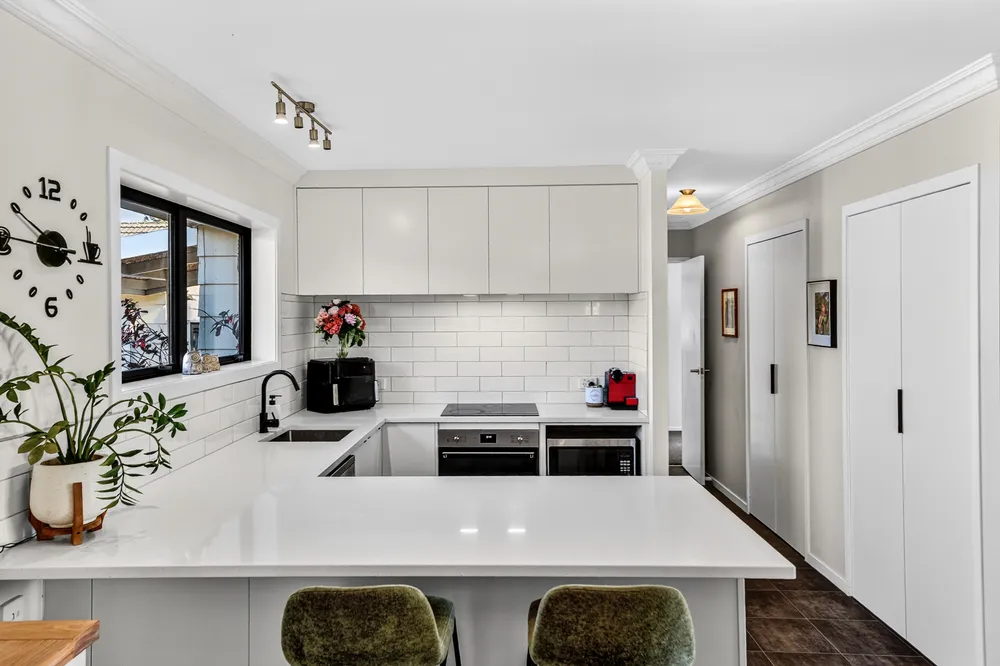 Photos of 52b Amanda Avenue