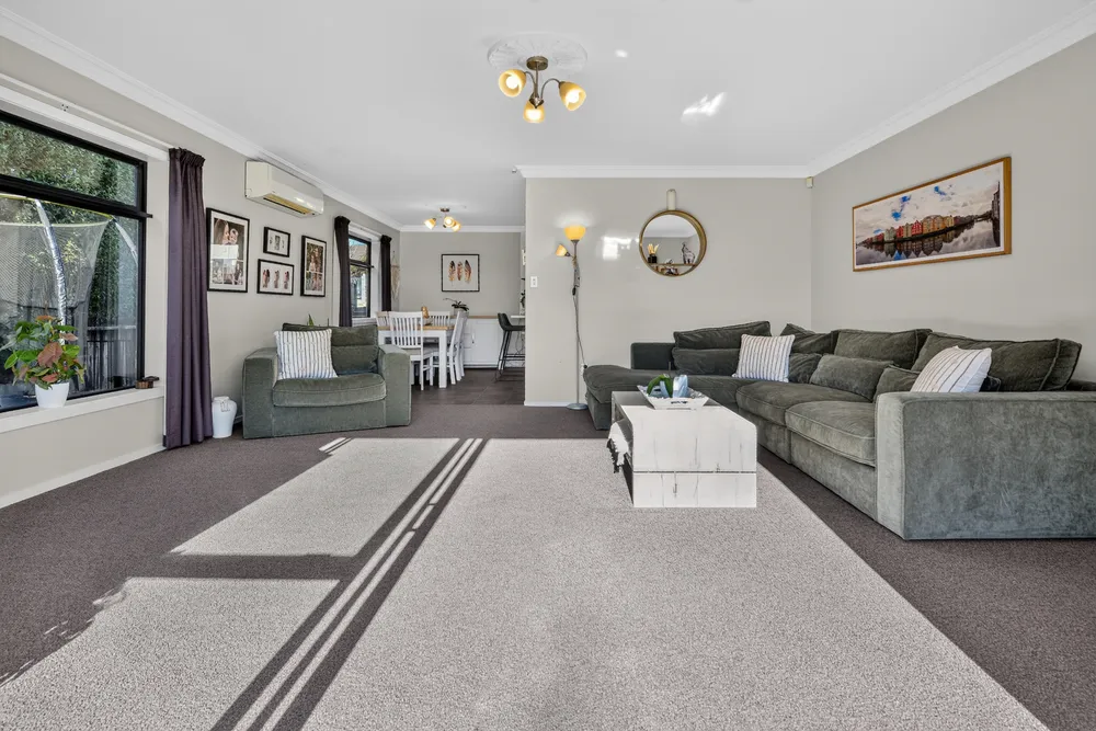 Photos of 52b Amanda Avenue