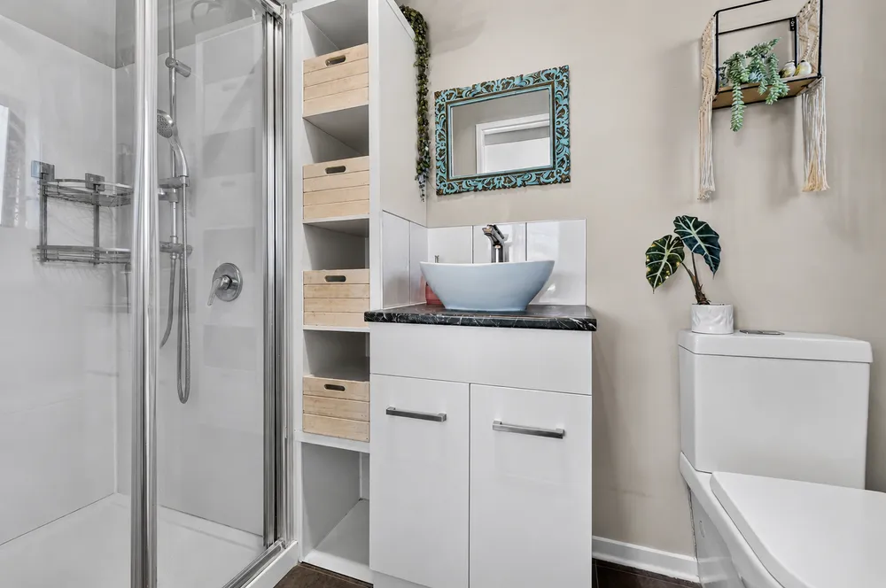 Photos of 52b Amanda Avenue