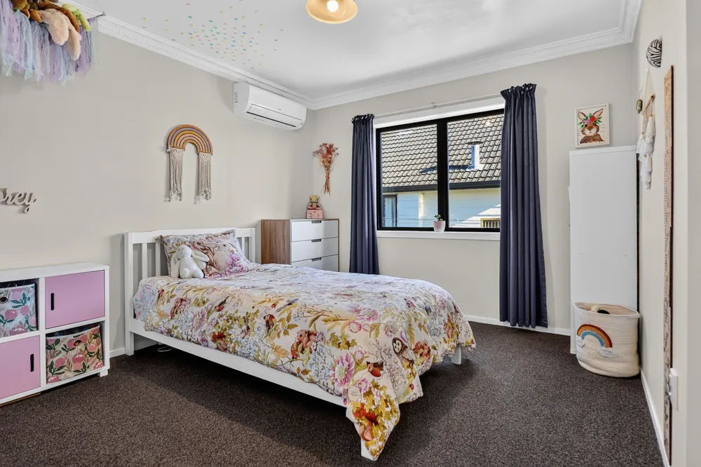 Photos of 52b Amanda Avenue