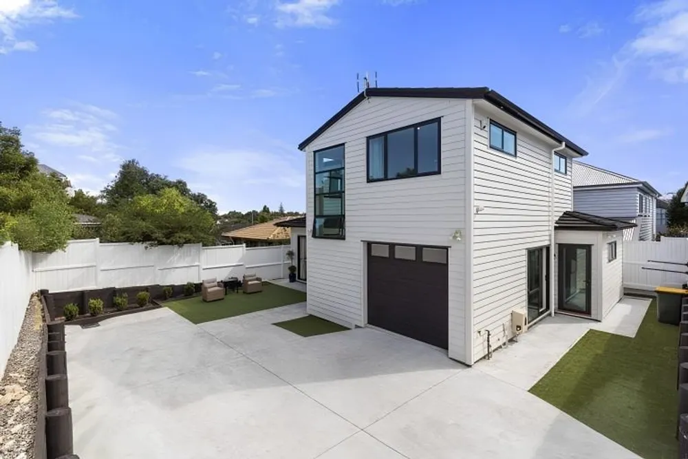Photos of 175A Abbotts Way