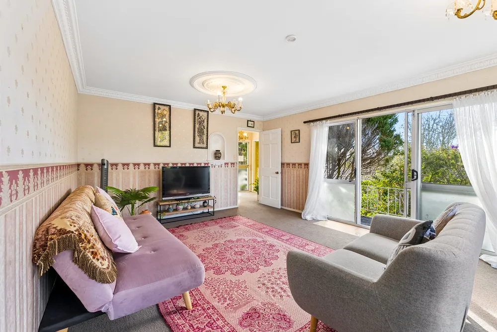Photos of 112 Weatherly Road