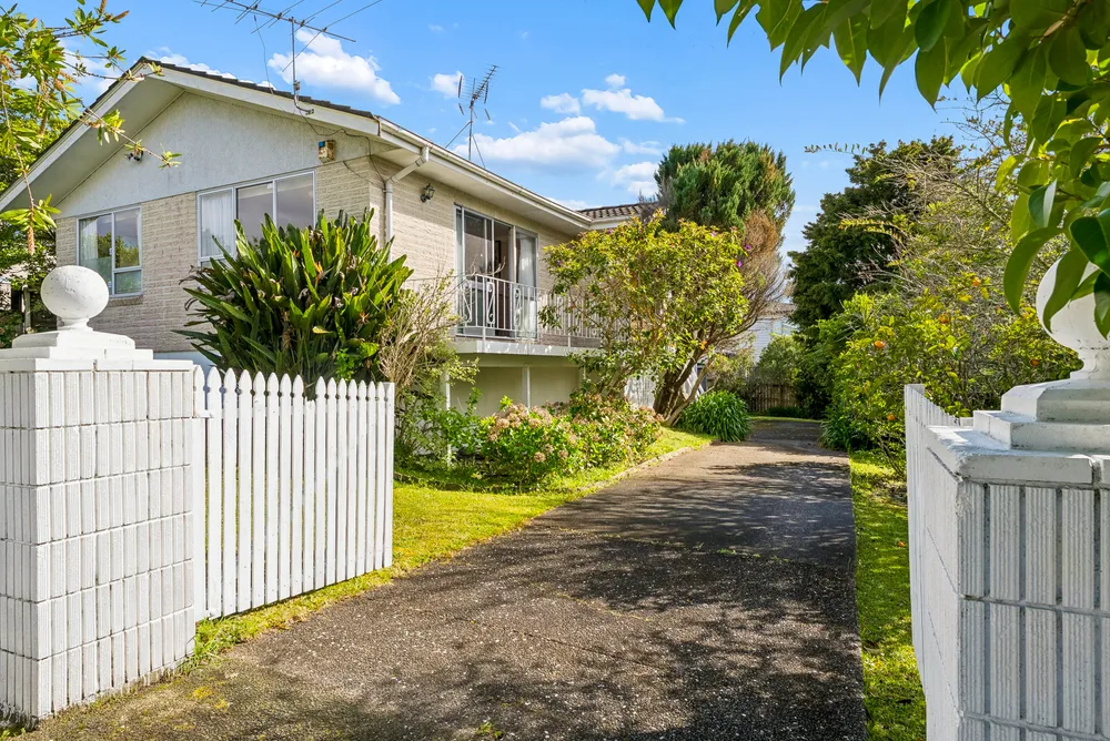 Photos of 112 Weatherly Road