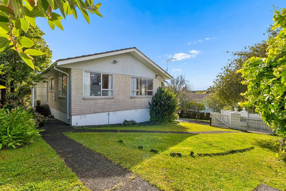 Photos of 112 Weatherly Road