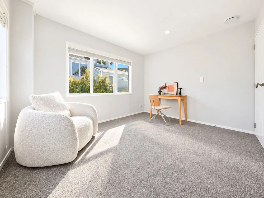 Photos of 49B Merriefield Avenue