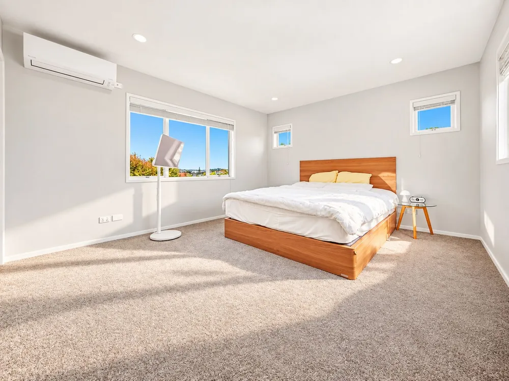 Photos of 49B Merriefield Avenue