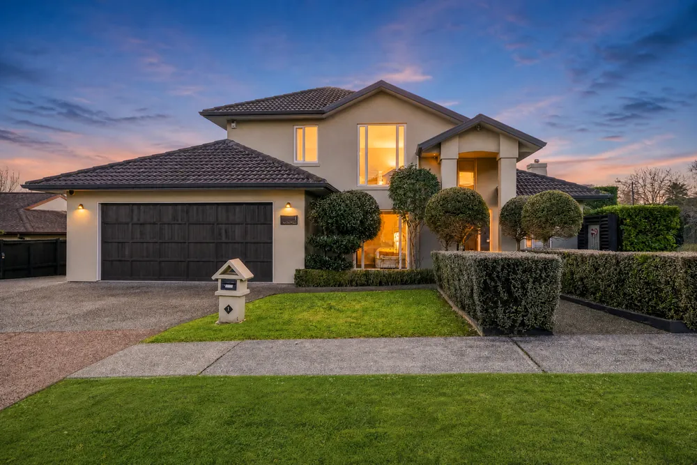 Photos of 1 Red Oak Place