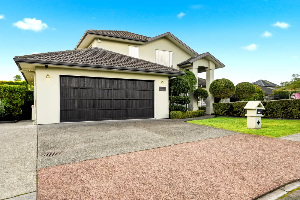 Photos of 1 Red Oak Place
