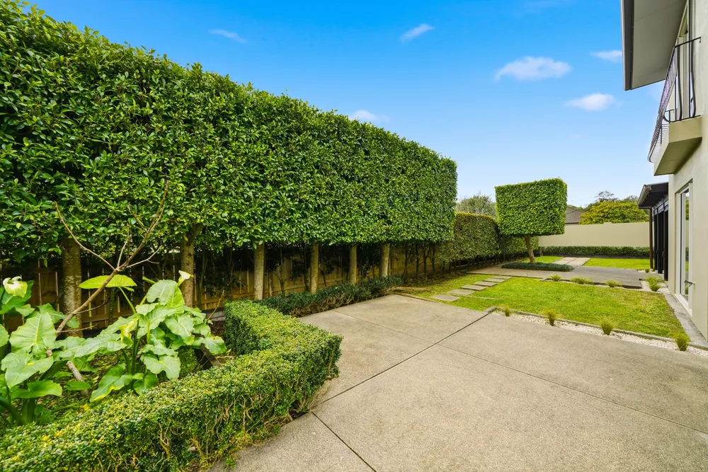 Photos of 1 Red Oak Place