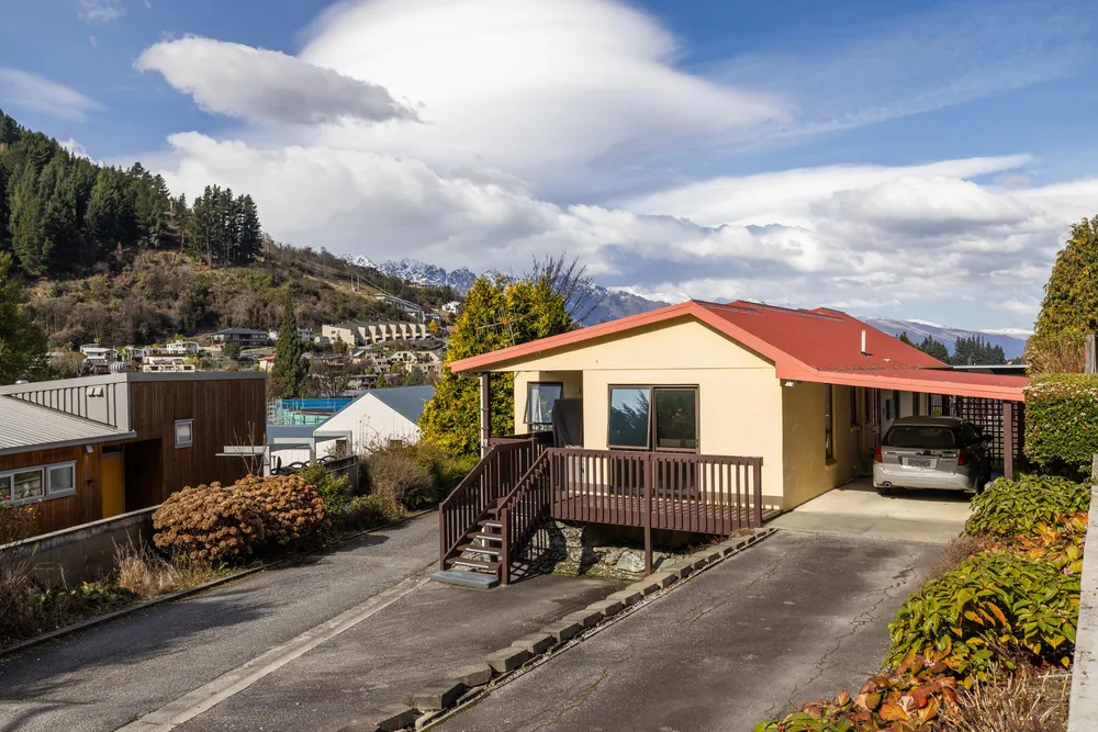 Photos of 8a Huff Street