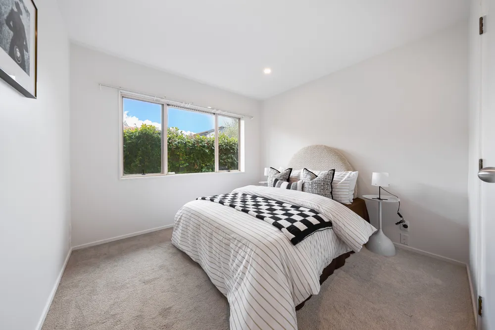 Photos of 2/9 Alma Road