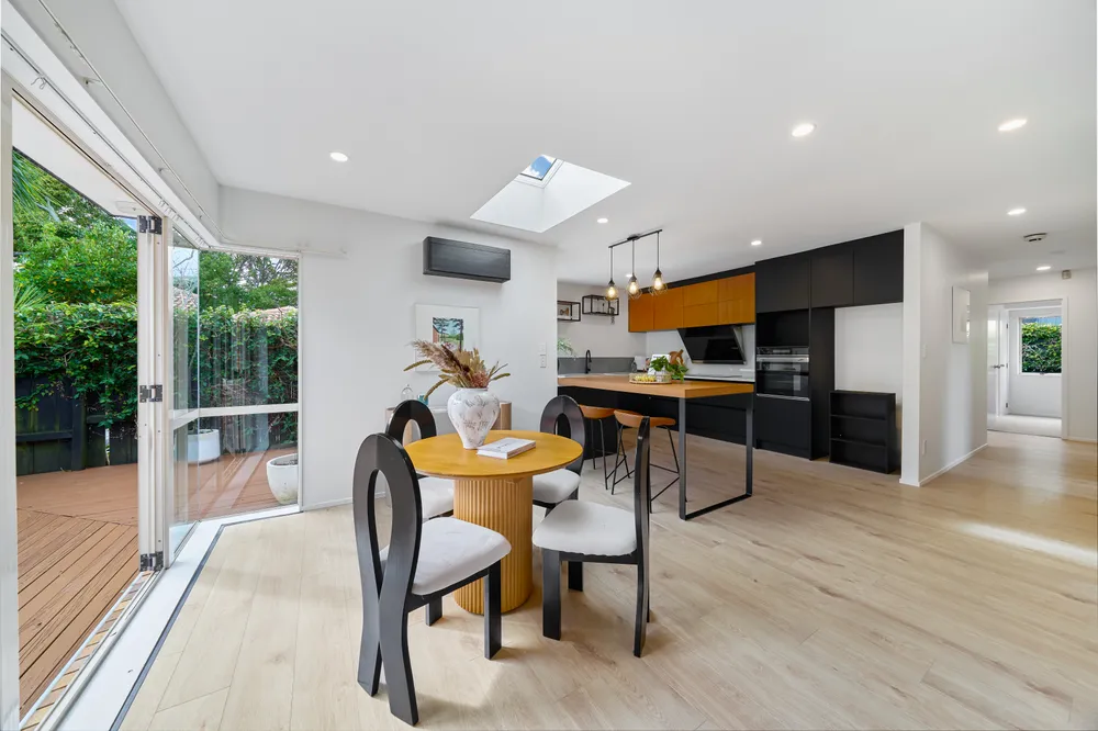 Photos of 2/9 Alma Road