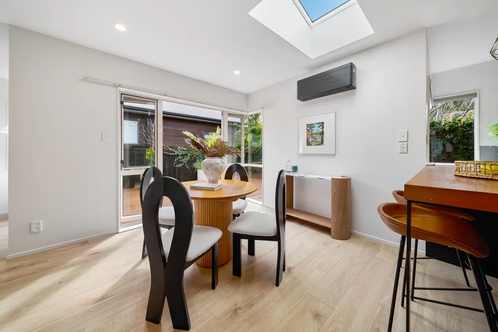 Photos of 2/9 Alma Road