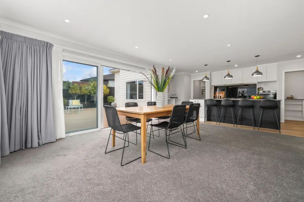 Photos of 10 Weatherdeck Close