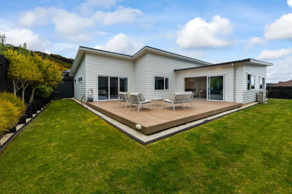 Photos of 10 Weatherdeck Close