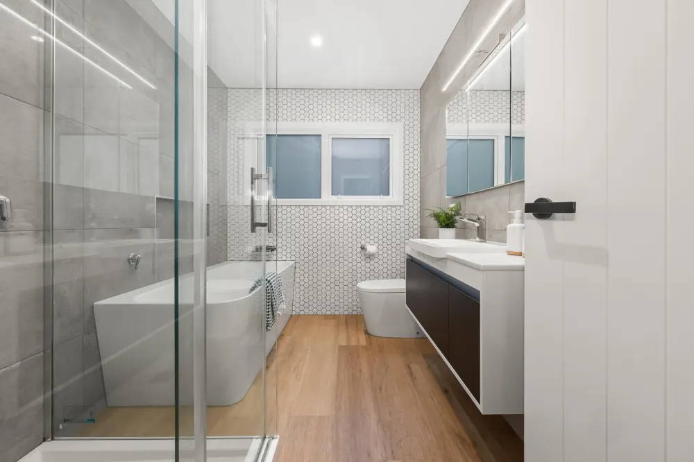 Photos of 10 Weatherdeck Close