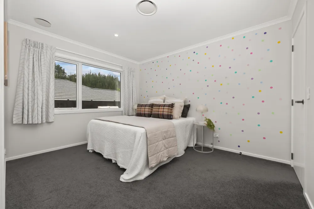Photos of 10 Weatherdeck Close