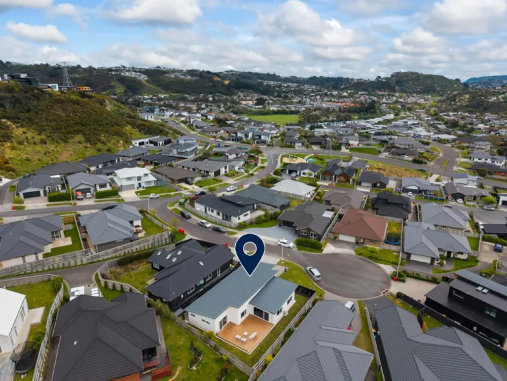 Photos of 10 Weatherdeck Close