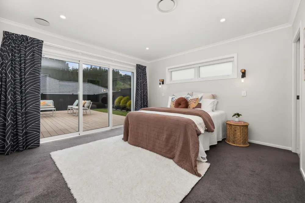 Photos of 10 Weatherdeck Close