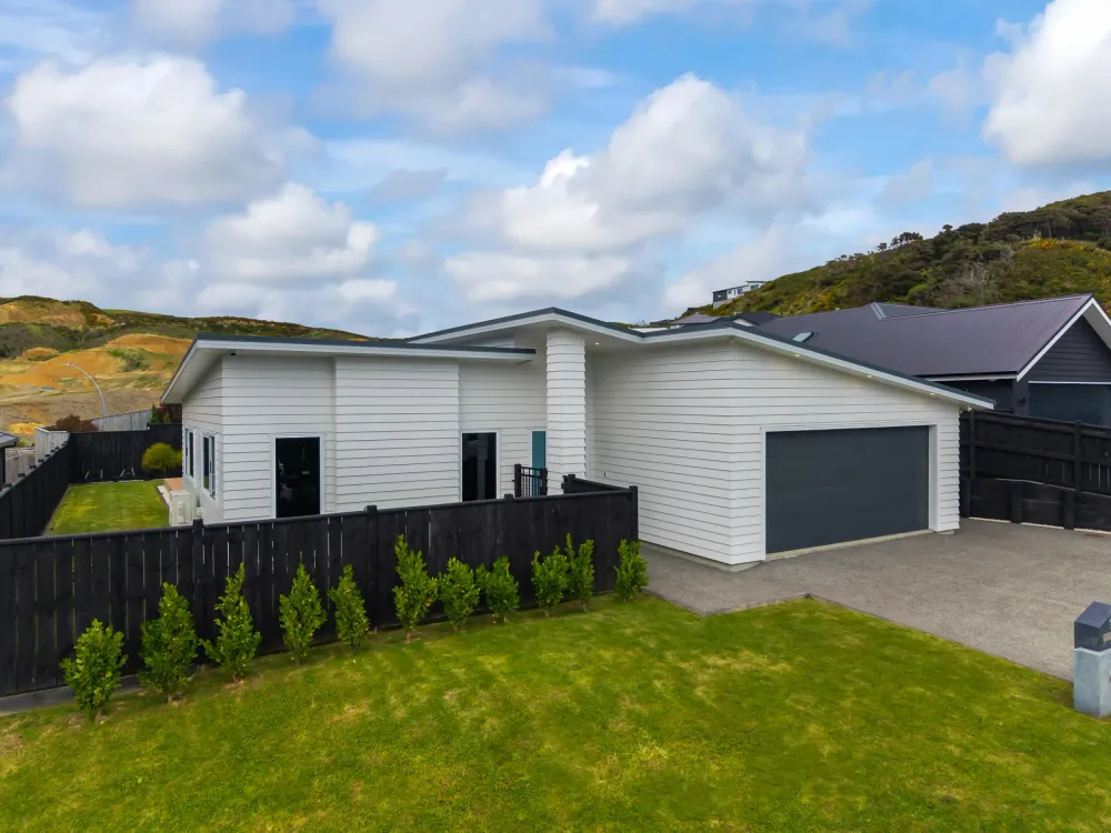 Photos of 10 Weatherdeck Close