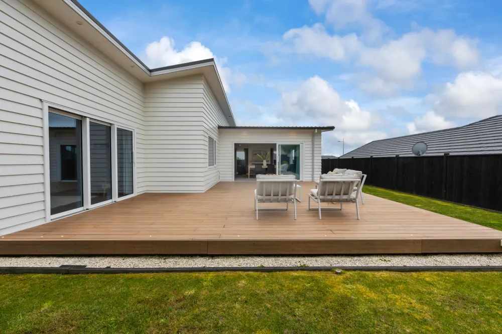 Photos of 10 Weatherdeck Close