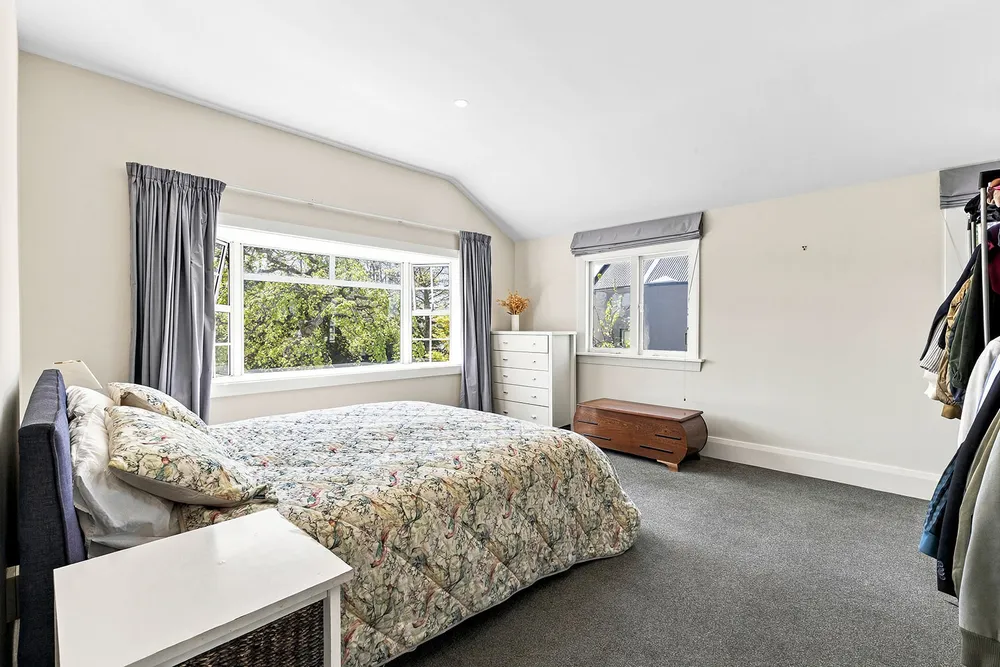 Photos of 12 Saint Albans Street