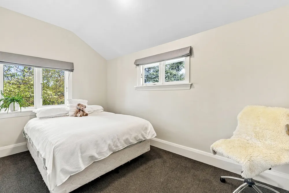 Photos of 12 Saint Albans Street