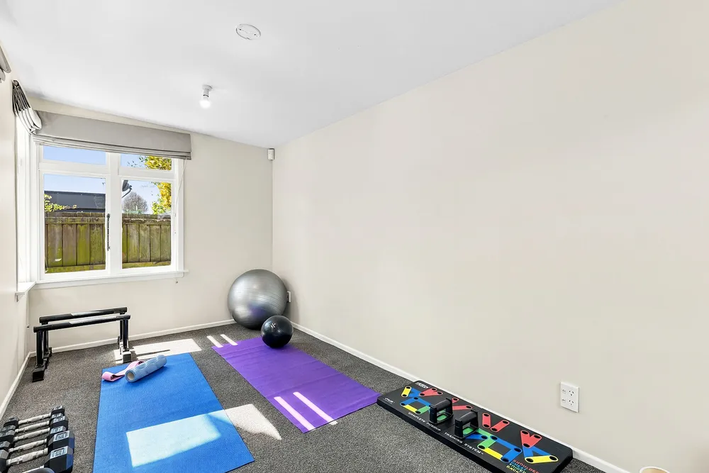 Photos of 12 Saint Albans Street