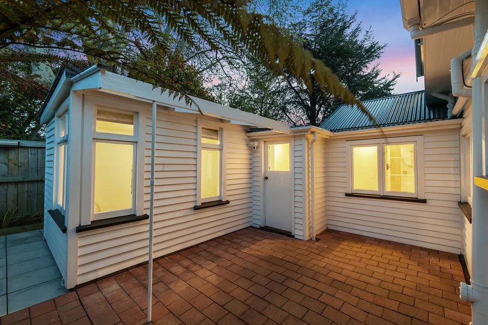 Photos of 12 Saint Albans Street