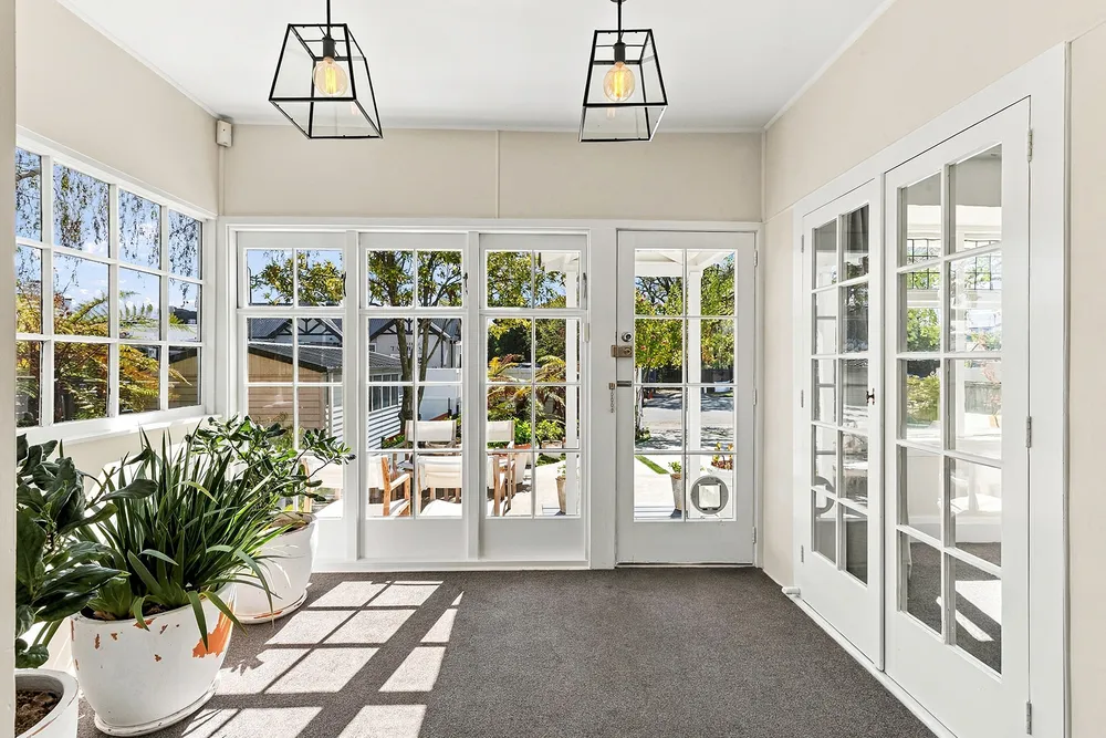 Photos of 12 Saint Albans Street