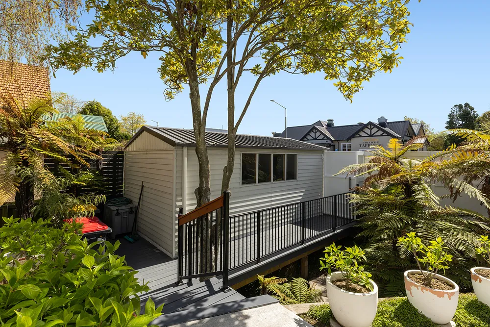 Photos of 12 Saint Albans Street