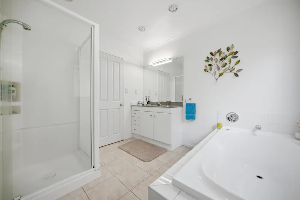 Photos of 60 Kate Sheppard Avenue