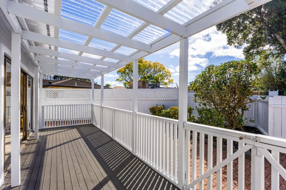 Photos of 1042 Great North Road