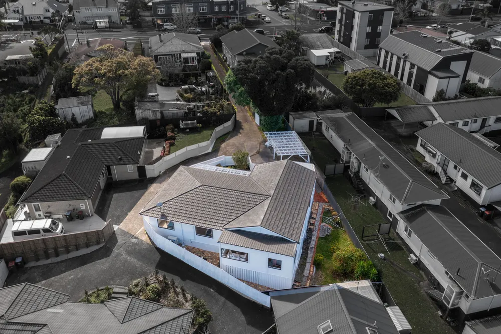 Photos of 1042 Great North Road