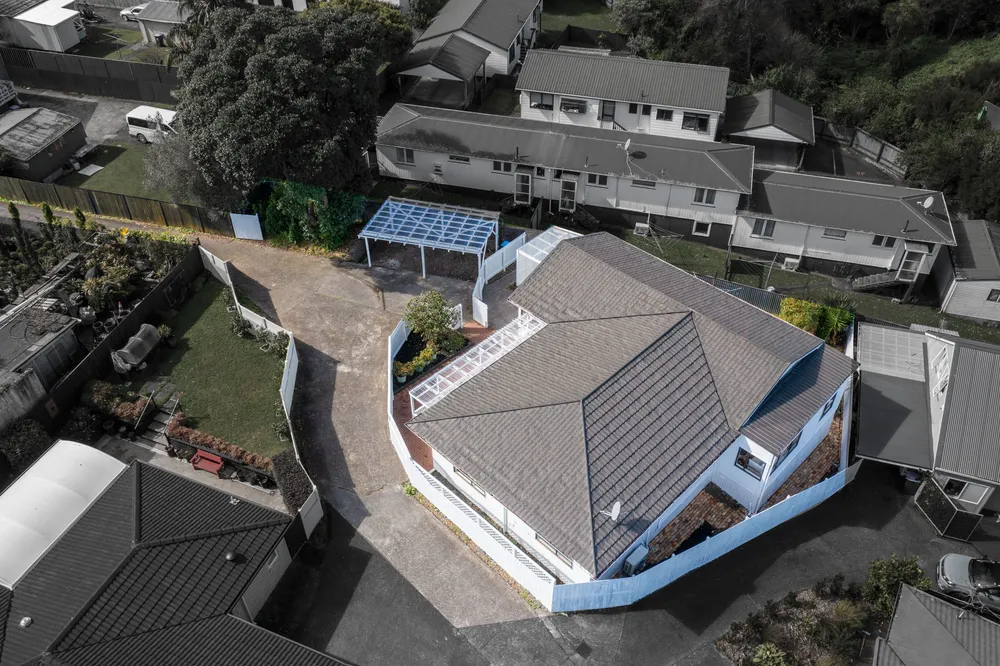 Photos of 1042 Great North Road