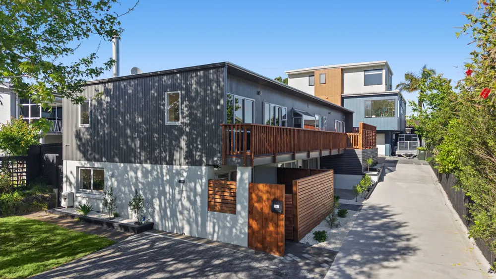 Photos of 10 Juliet Avenue