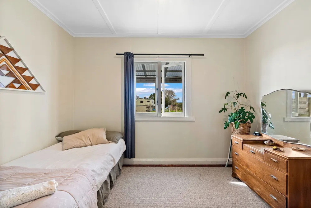Photos of 176 Portland Road