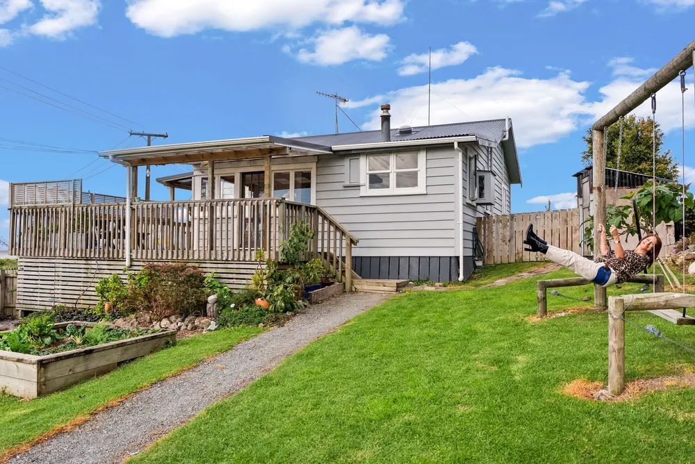 Photos of 176 Portland Road