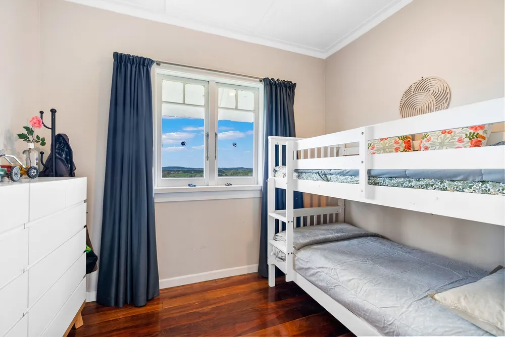 Photos of 176 Portland Road