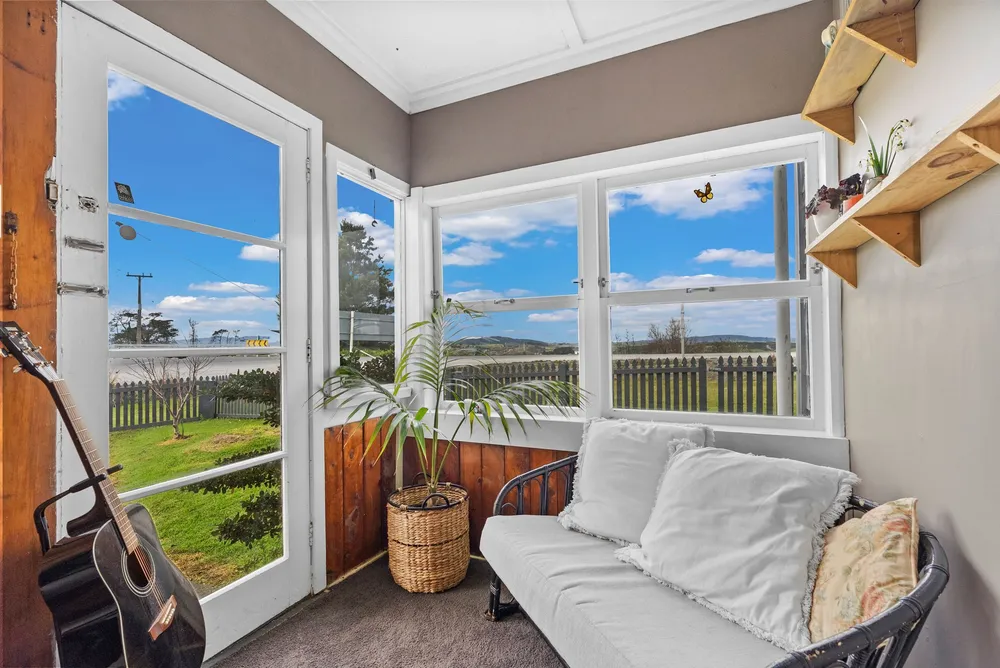 Photos of 176 Portland Road