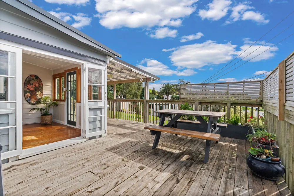 Photos of 176 Portland Road