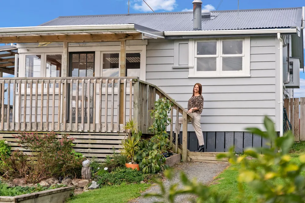 Photos of 176 Portland Road