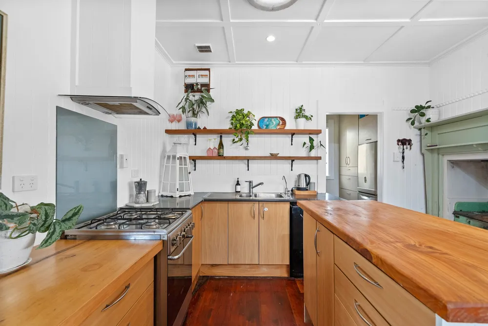 Photos of 176 Portland Road