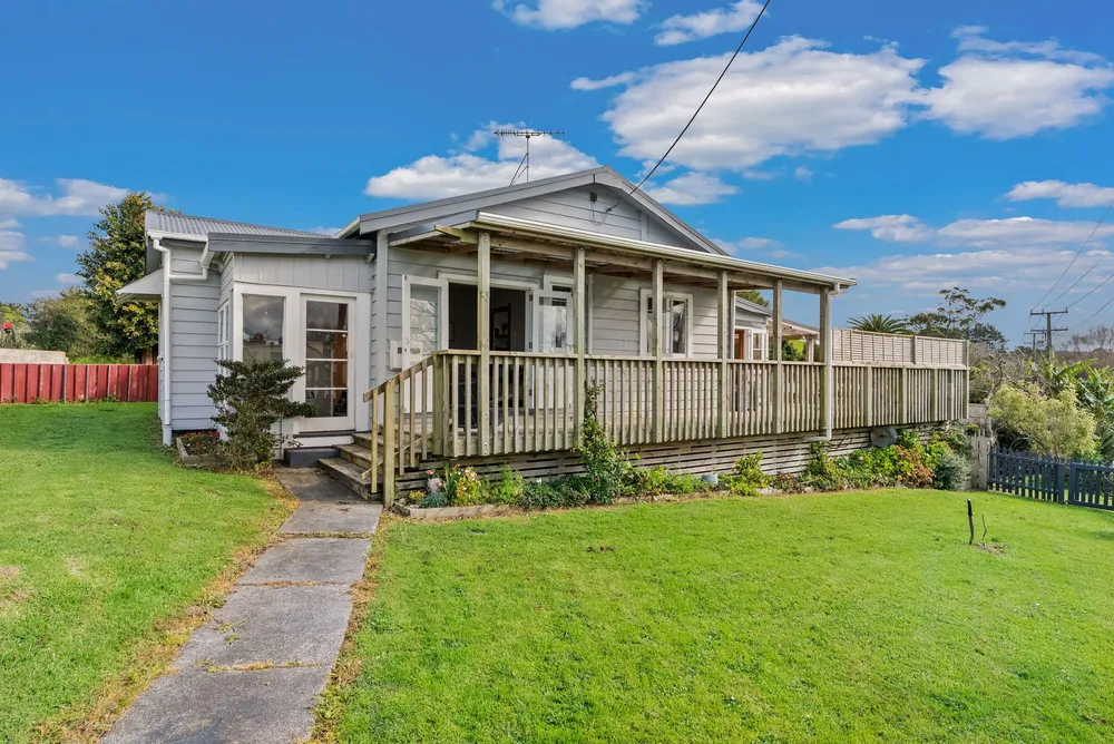 Photos of 176 Portland Road