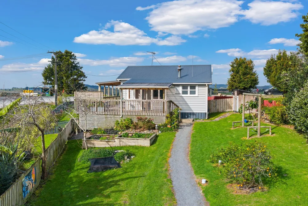 Photos of 176 Portland Road