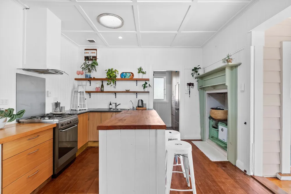 Photos of 176 Portland Road