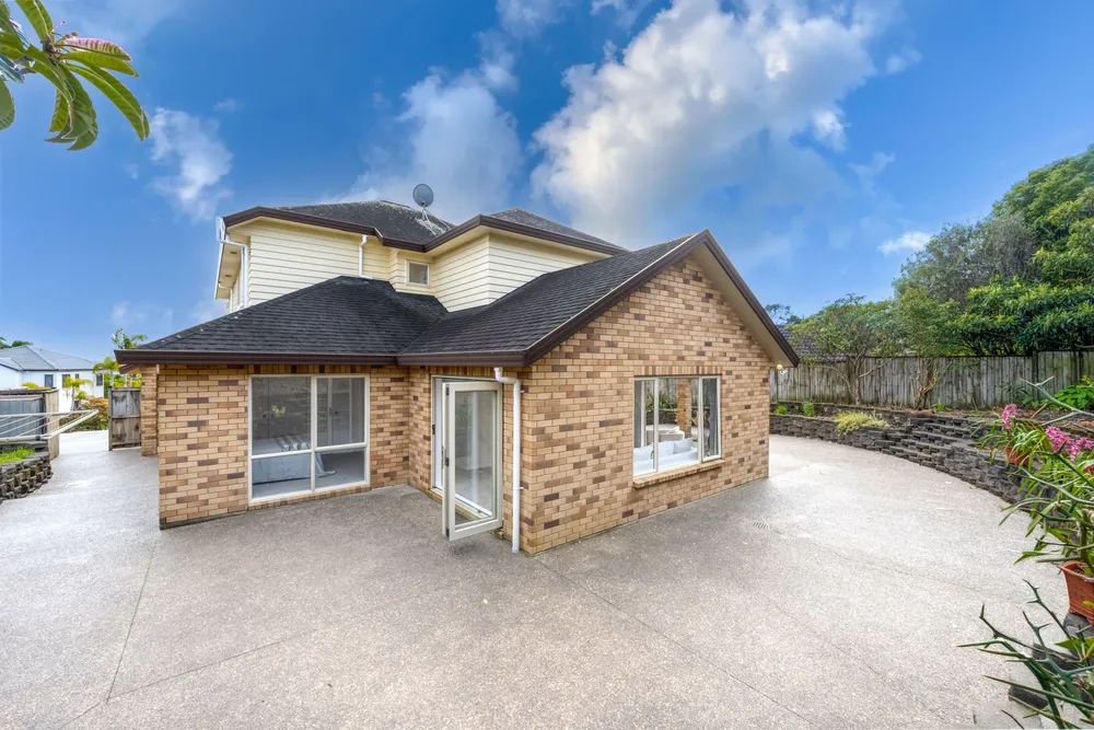 Photos of 132 John Brooke Crescent
